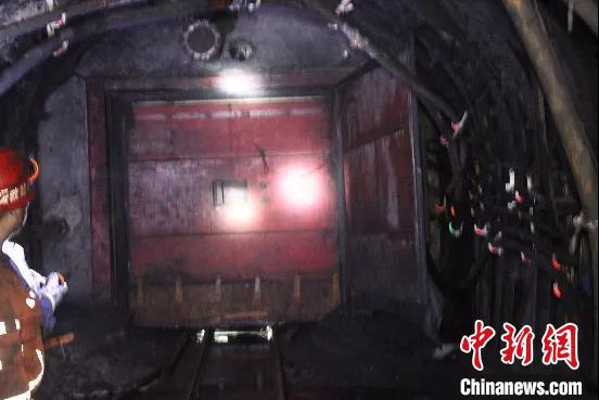四川华蓥山煤业公司“4·10”煤壁垮塌较大事故调查结果公布19人被处理