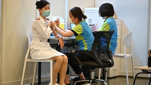 香港市民接种新冠疫苗