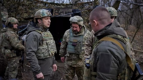 乌克兰总统泽连斯基4月8日亲临俄乌前线为士兵打气