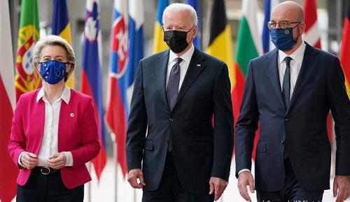 拜登（中）与欧盟领导人