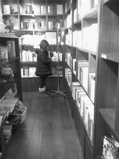 杭州一家书店在医院开分店：边打点滴边读书(图)
