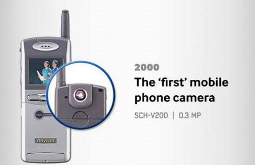 2000年，三星发布第一款照相手机SCH-V200