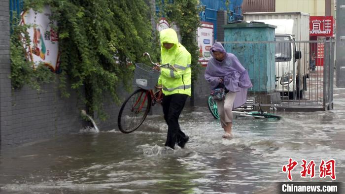 河北保定暴雨致多处地道桥断交发布山洪灾害预警