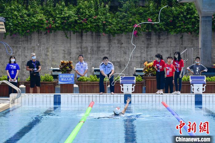 广东警方水上技能比武落幕首创晃动平台射击科目