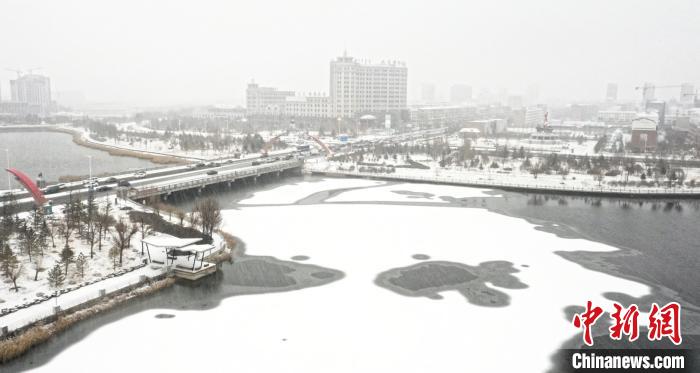 图为内蒙古多地出现降雪。内蒙古气象局供图