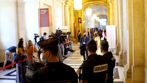 巴黎恐袭案开审第一天的法庭